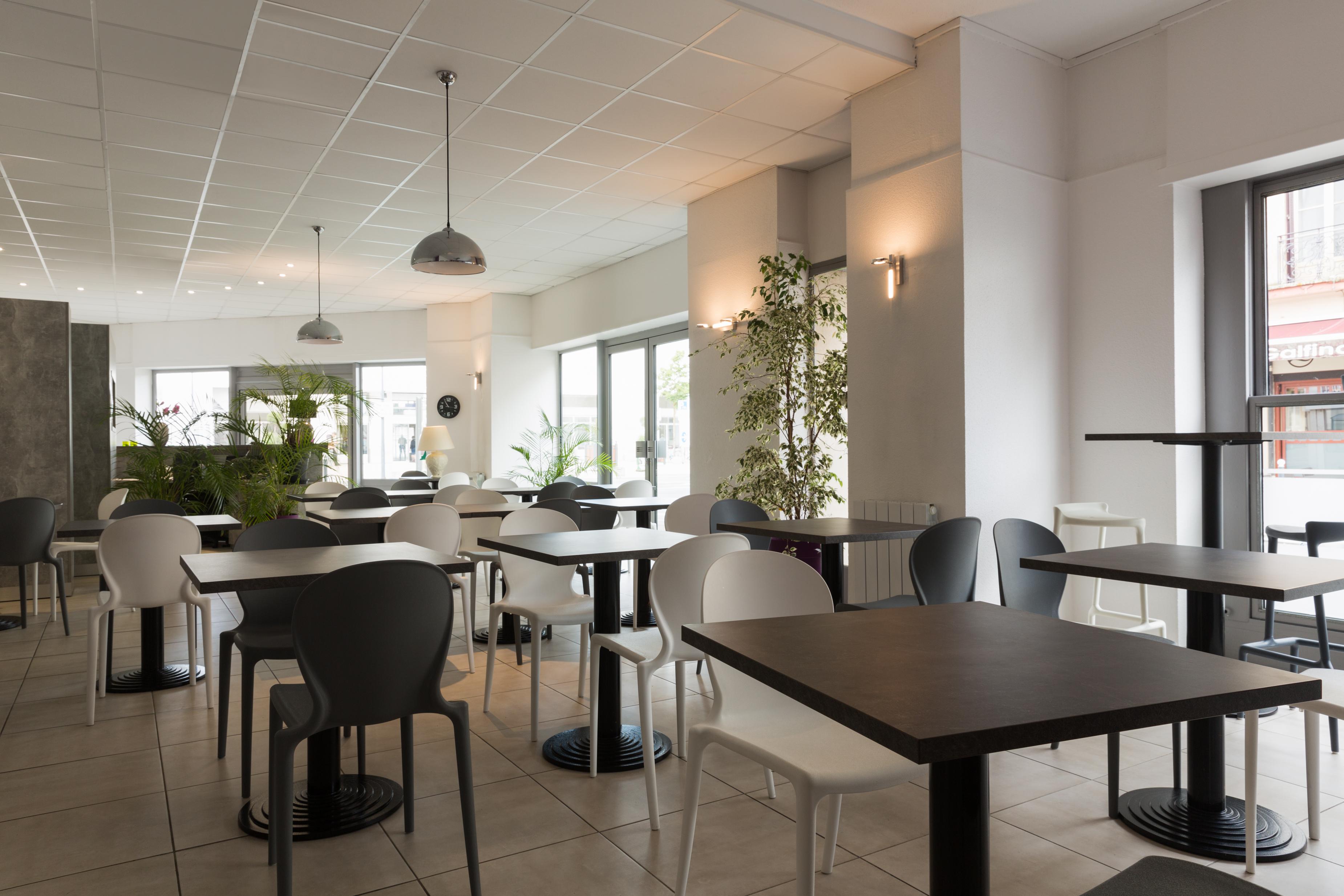 Brit Hotel Confort Nevers Centre Gare Zewnętrze zdjęcie